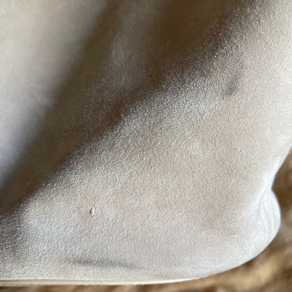 KHAITE Medium Lotus Tote in Grey Suede - Picture 13 of 16